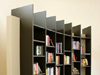 modernes Bücherregal nach persönlichen Wünschen und angepasst an die Umgebung